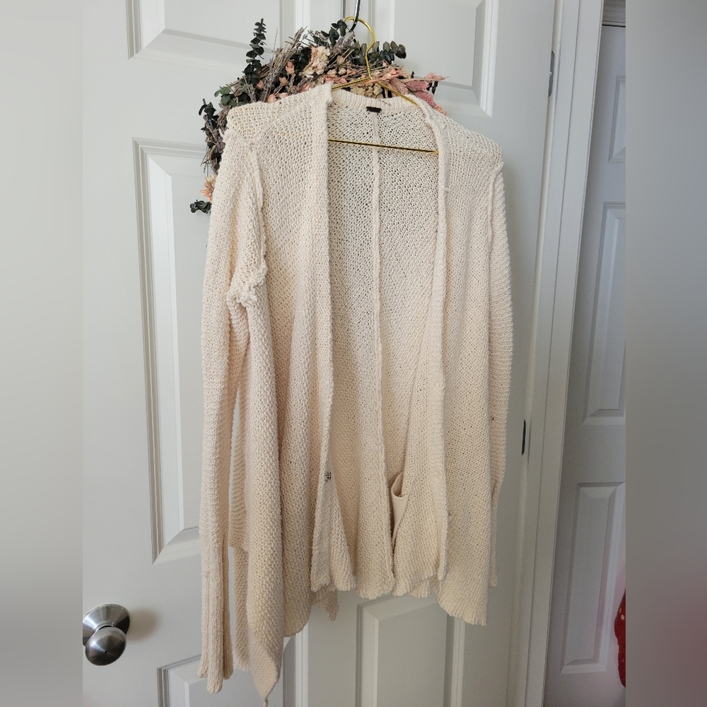 Free People Ivory Chunky Shark Bite Hem Slouchy Knit Oversized Cardigan Sz S - Picture 4 of 6